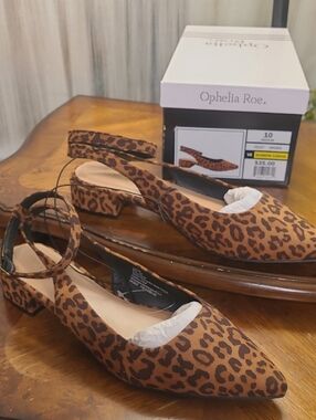 New in box! Ophelia Roe Violet Women 10 Leopard Print Slingback Flat Sandal Shoe
